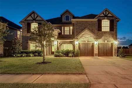 6002 Brookway Willow Dr Spring, TX 77379