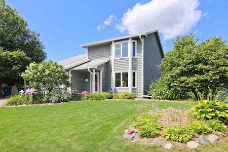 835 Ventnor Avenue Eagan, MN 55123