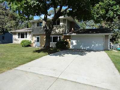 1449 Parkwood Drive Woodbury, MN 55125