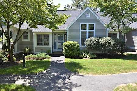 19 Brewster Ln #19 Acton, MA 01720