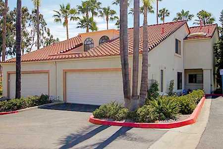 3112 Vista Grande Carlsbad, CA 92009