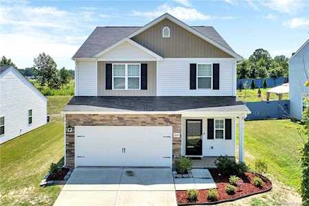 9223 Avery Meadows Dr Charlotte, NC 28216