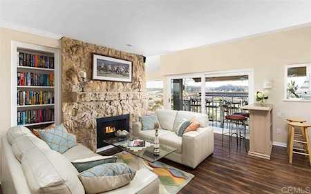 227 Turf View Dr. Solana Beach, CA 92075