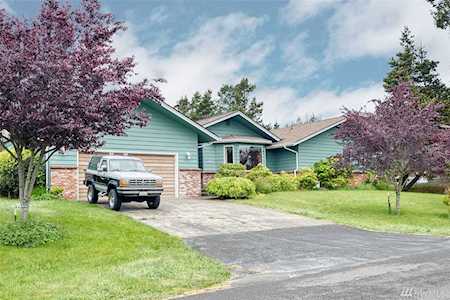 1507 Ocean Beach Blvd S Long Beach, WA 98631