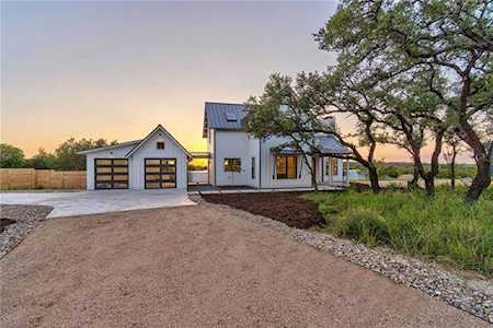 151 Terra Scena Trl Dripping Springs, TX 78620