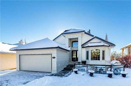 319 Gleneagles View Cochrane, AB T4C 1P4