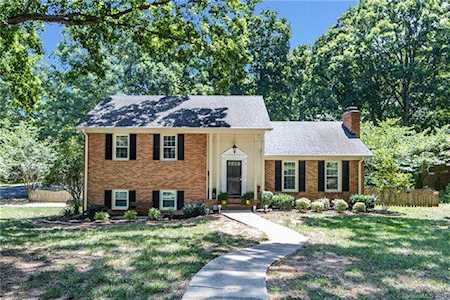 910 Longbow Rd Charlotte, NC 28211