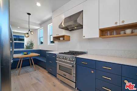 2921 S Cloverdale Avenue Los Angeles, CA 90016