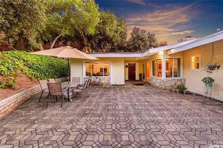 2945 Greenwich Road Glendale, CA 91206