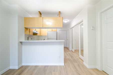 1503 W 66th Avenue #308 Vancouver, BC V6P 2R8