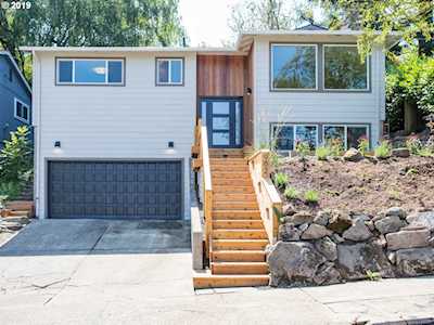 902 SW Troy St Portland, OR 97219