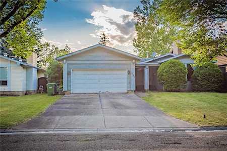 539 Woodpark Crescent SW Calgary, AB T2W 2S1