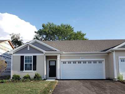 310 Sussex Ln North Aurora, IL 60542