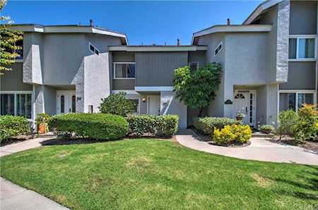 27 Sunflower #15 Irvine, CA 92604