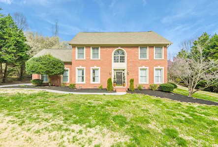 31 Riverside Dr Oak Ridge, TN 37830