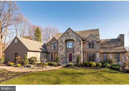 1720 Honeysuckle Ln Pottstown, PA 19465