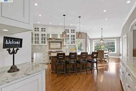 80 Mesa Oak Ln Danville, CA 94506