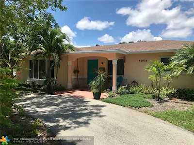 1317 SE 5th Pl Deerfield Beach, FL 33441