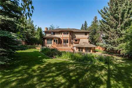 246 Pump Hill Garden(s) SW Calgary, AB T2V 4M6