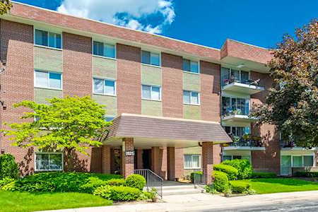 1025 S Fernandez Ave #3E Arlington Heights, IL 60005