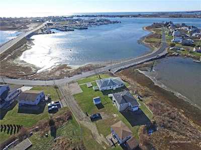 13 Basin RD Narragansett, RI 02882