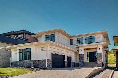 557 Patterson Grove SW Calgary, AB T3H 3N6