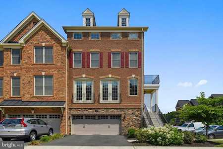 42648 Lancaster Ridge Terrace Chantilly, VA 20152