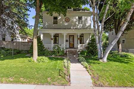 212 Cedar Lake Road S Minneapolis, MN 55405