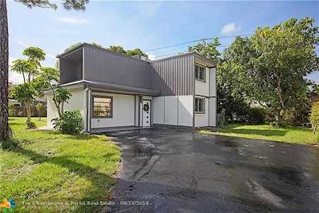 3210 SW 4th St Deerfield Beach, FL 33442