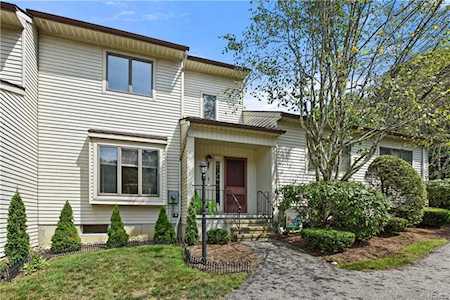 29 Krystal Dr Somers, NY 10589