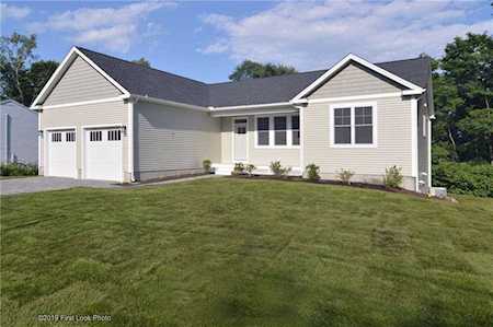 12 Sebago TRL Narragansett, RI 02882