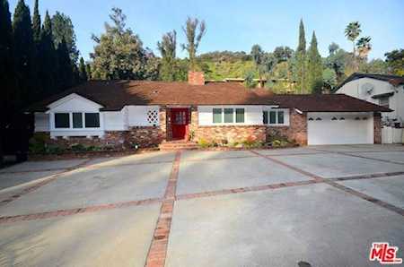 2201 Coldwater Canyon Drive Beverly Hills, CA 90210