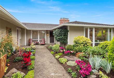 4618 142nd Place SE Bellevue, WA 98006