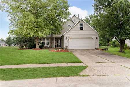 6283 Saddletree Drive Zionsville, IN 46077