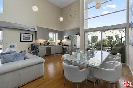 7062 Hawthorn Avenue #304 Los Angeles, CA 90028