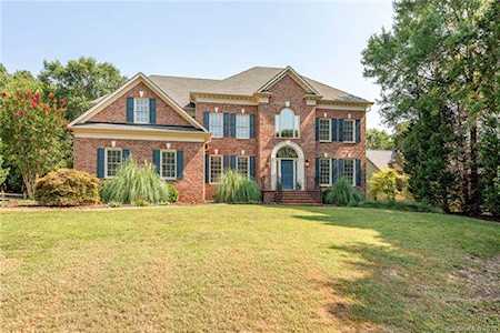 3010 Lakewood Edge Dr Charlotte, NC 28269