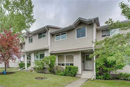 185 Woodsman Lane SW Calgary, AB T2W 4Z5