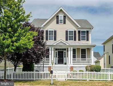 25233 Riding Center Dr Chantilly, VA 20152