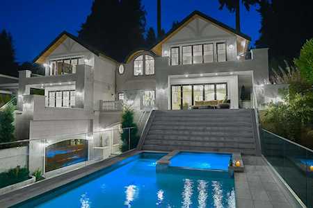 197 Normanby Crescent West Vancouver, BC V7S 1K6