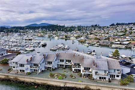 2411 Skyline Wy #105 Anacortes, WA 98221