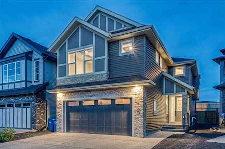 103 Sherview Grove NW Calgary, AB T3R 0Y4