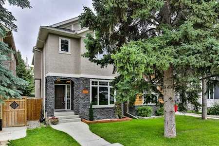 4829 21 Avenue NW Calgary, AB T3B 0W8