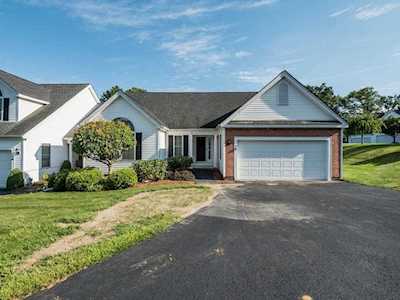 44 Nature View Dr #-- Uxbridge, MA 01569