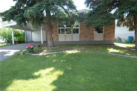 77 Winslow Crescent SW Calgary, AB T3C 2R3