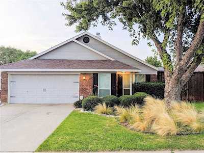 1714 Stoneway Drive Grapevine, TX 76051