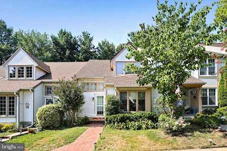 10005 Beacon Pond Ln Burke, VA 22015