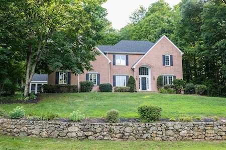 1 Hidden Meadow Ln Southborough, MA 01772