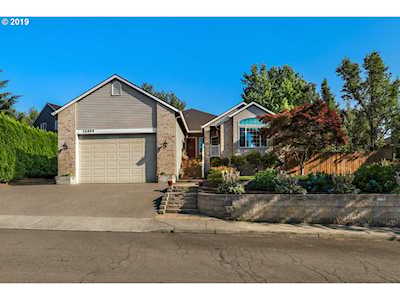 12855 SE Bluff Dr Clackamas, OR 97015