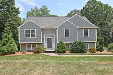 157 Desimone Dr Marlborough, MA 01752