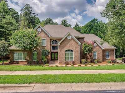 16316 Riverpointe Dr Charlotte, NC 28278